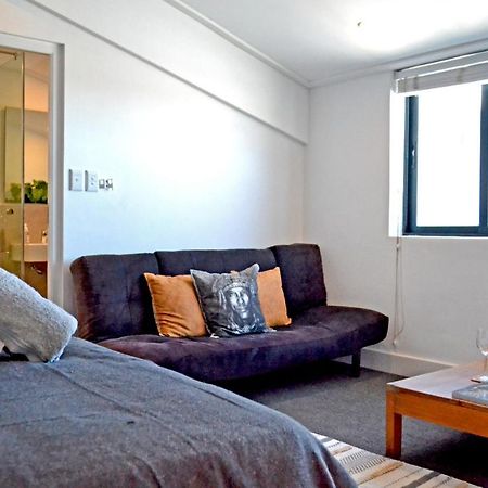 Central Modern Studio Apartment, Hermanus Waterfront Kültér fotó