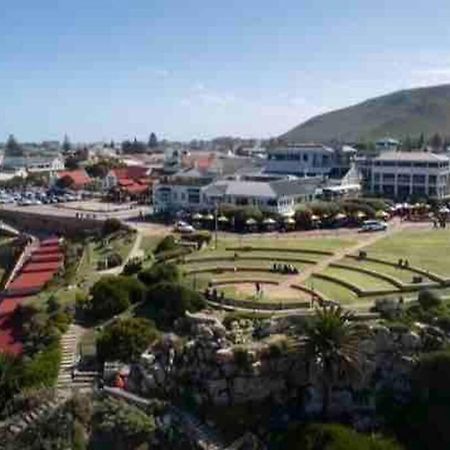 Central Modern Studio Apartment, Hermanus Waterfront Kültér fotó