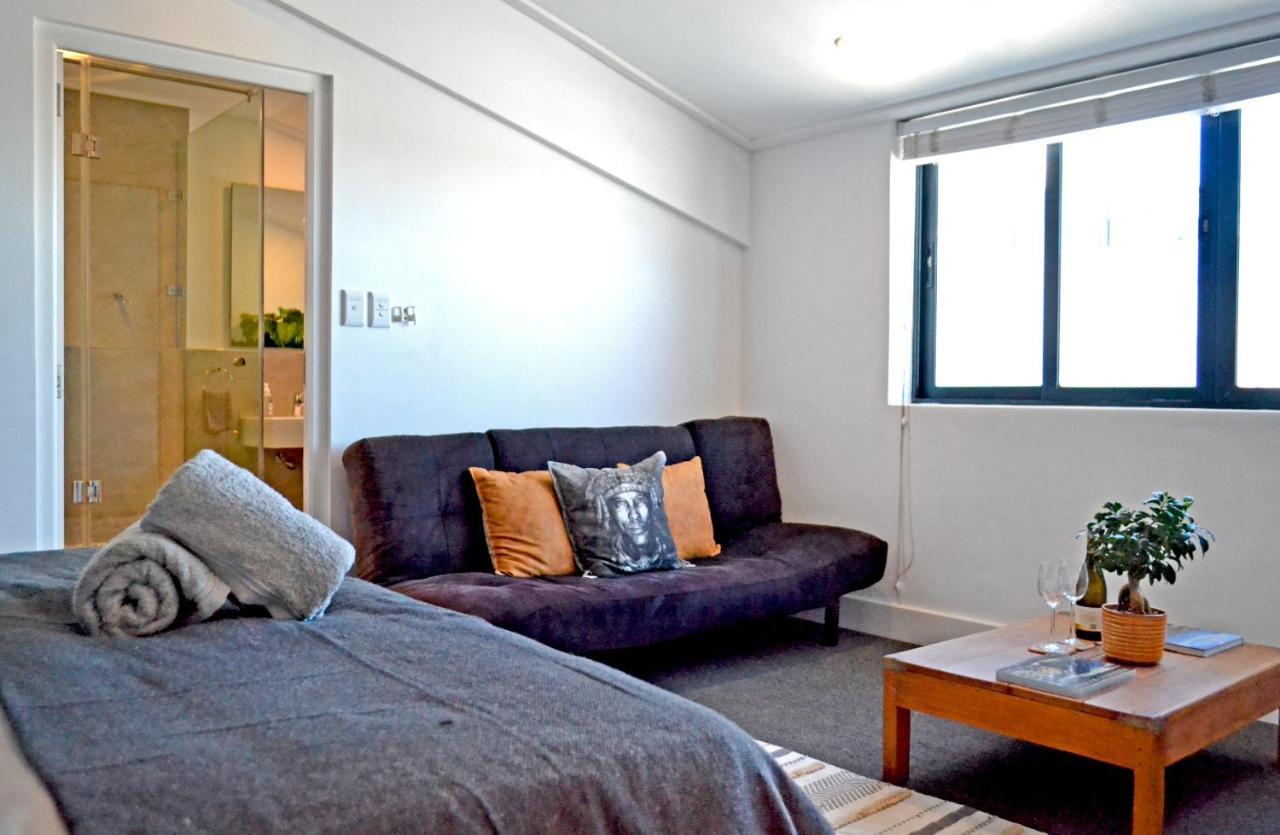 Central Modern Studio Apartment, Hermanus Waterfront Kültér fotó